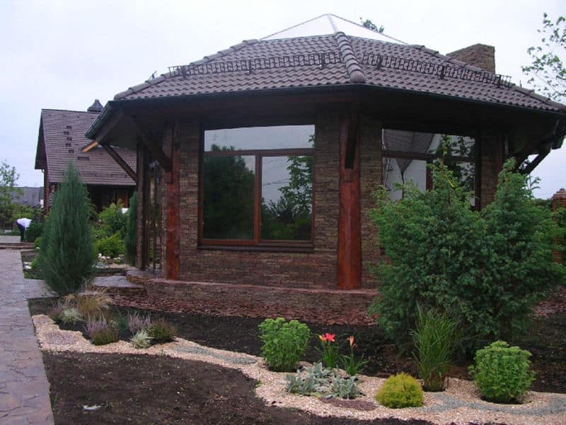 zakrytaya-besedka