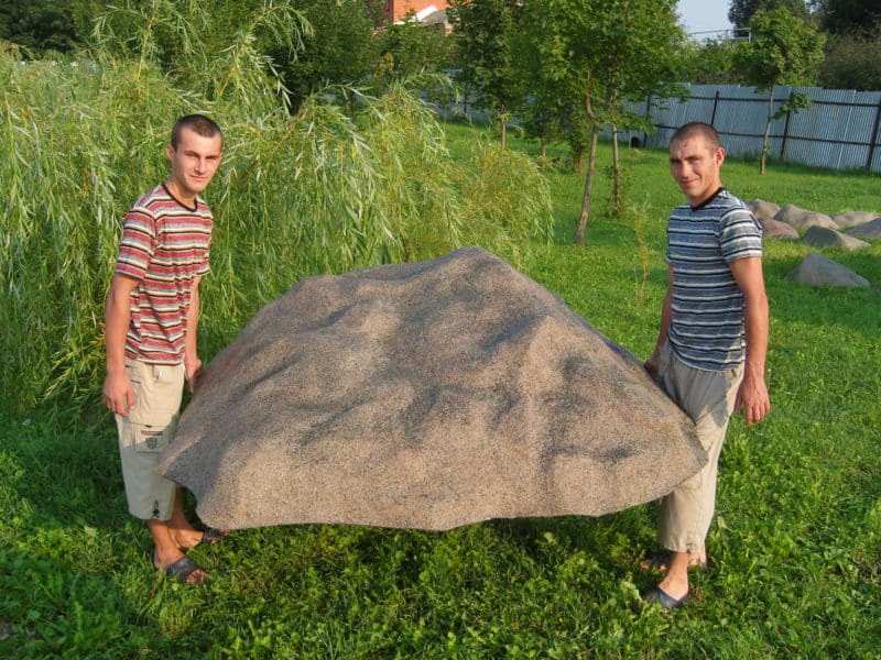 Stone on the hatch