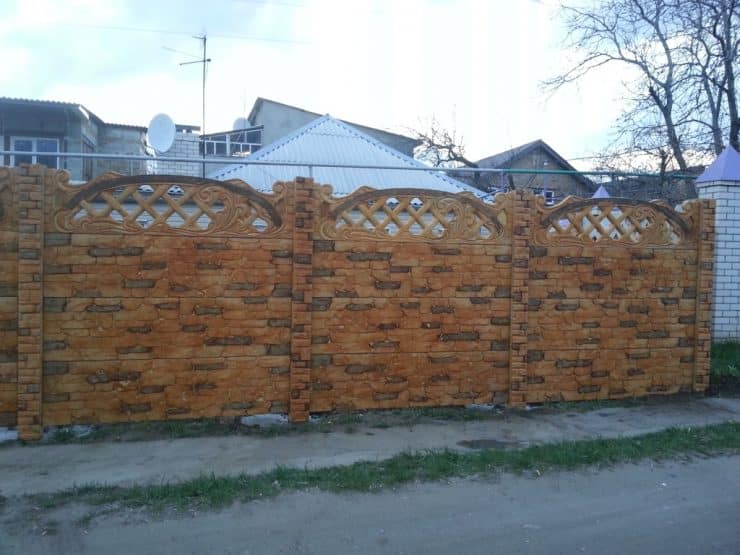 Бетонный забор: как установить своими руками? Обзор самых популярных решений (91 фото + видео)