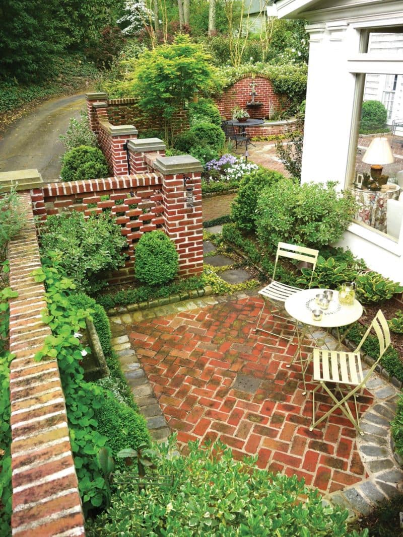 ci-lifelong-landscape-design-pg063_brick-courtyard_3x4-jpg-rend-hgtvcom-1280-1707
