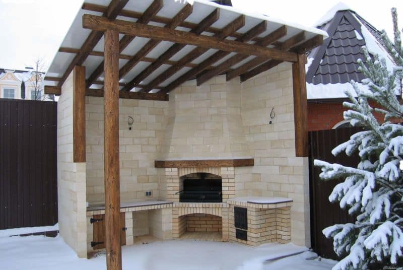 primer-pechki-barbekyu-v-besedke