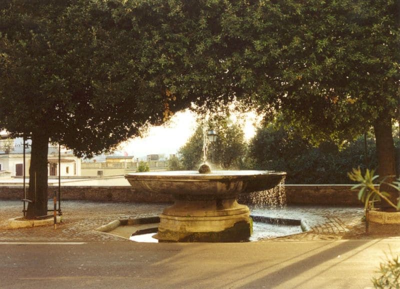 fountain_in_front_of_villa_medici_on_pincio_rome
