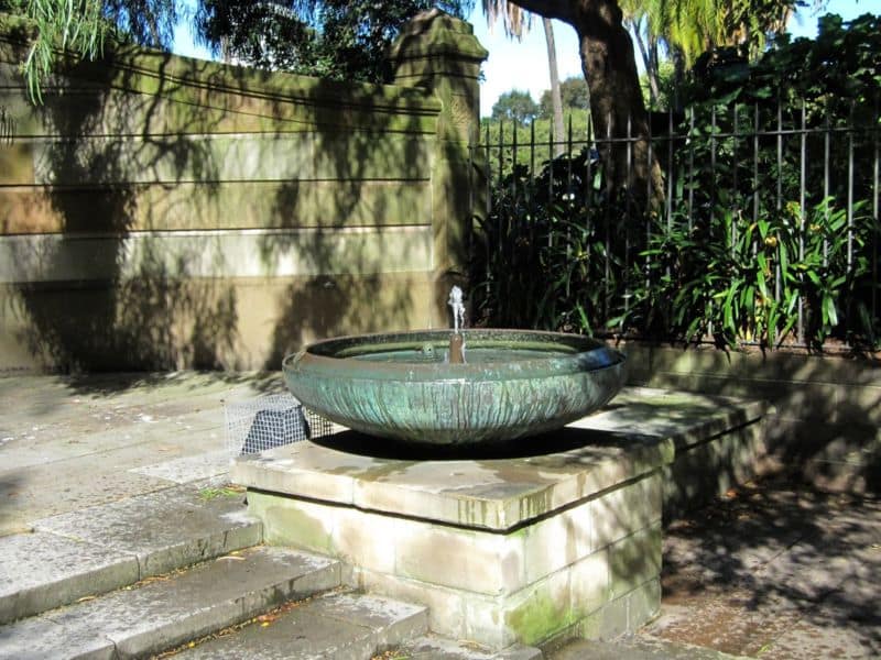 outdoor-garden-fountain-and-outdoor-garden-fountain-decoration-ideas-home-decoration-ideas