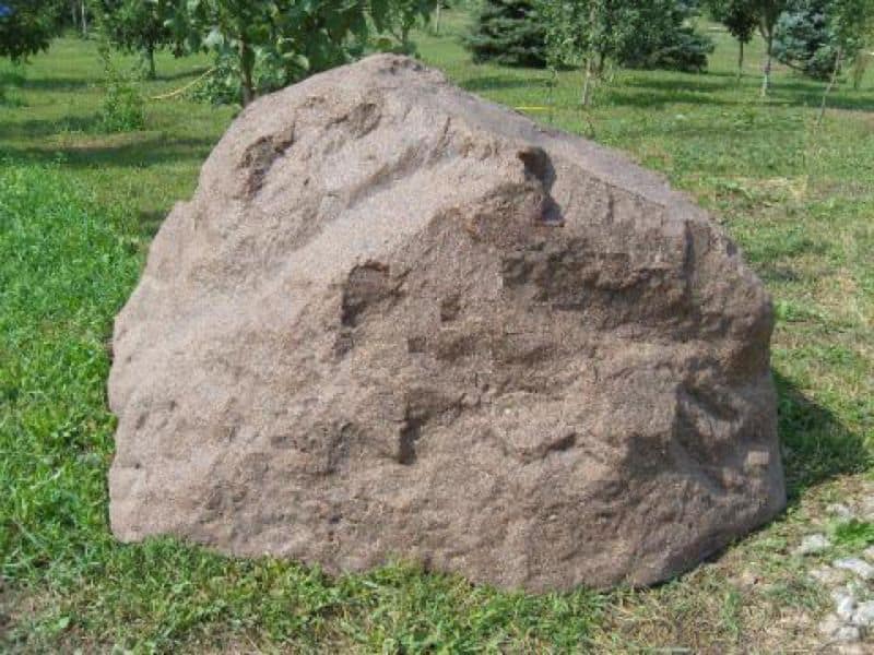 iskusstvennyi-kamen-valun-na-gazgolder-serii-luks
