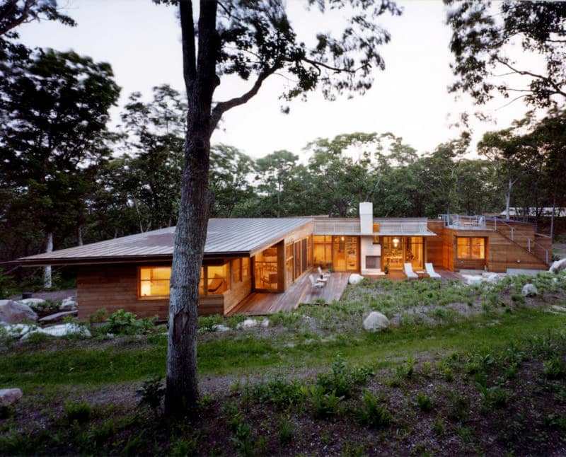 flat-roof-homes-with-wood-house