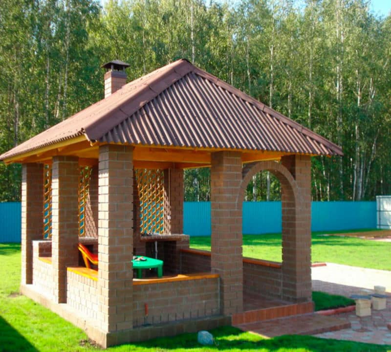 беседка из кирпича