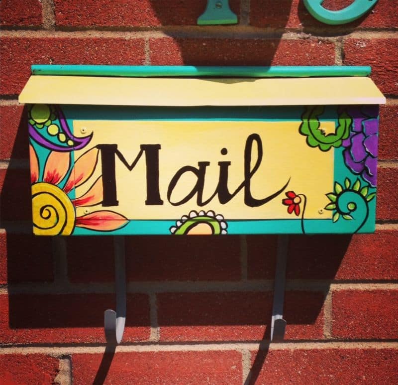 mailbox-with-their-hands
