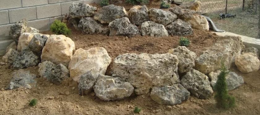 Как сделать альпийскую горку на маленьком участке своими руками за 8 шагов